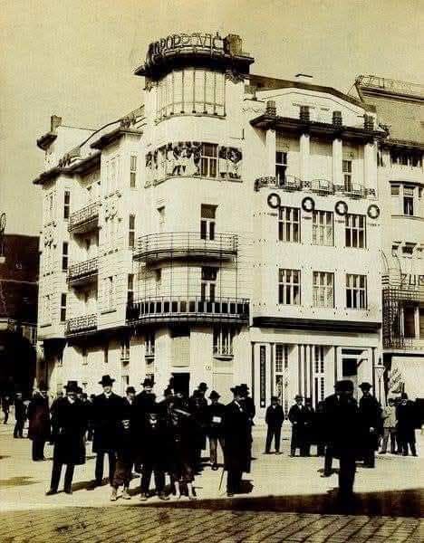 Trg bana Jelačića 1907. godine, palača Popović